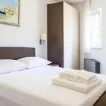 Apartament Family-friendly With Swimming Pool Splitska, Brac - 23224 Supetar