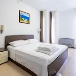Apartament Family-friendly With Swimming Pool Splitska, Brac - 23224