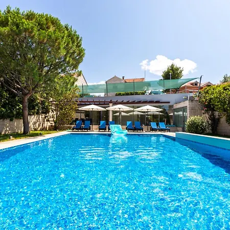 Family-friendly With Swimming Pool Splitska, Brac - 23224 *