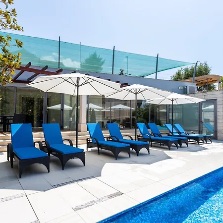 Family-friendly With Swimming Pool Splitska, Brac - 23224 Apartament