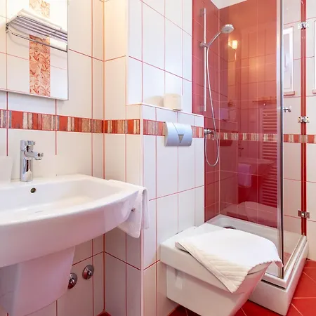 Appartement Family Friendly With A Swimming Pool Splitska, Brac - 23224 *