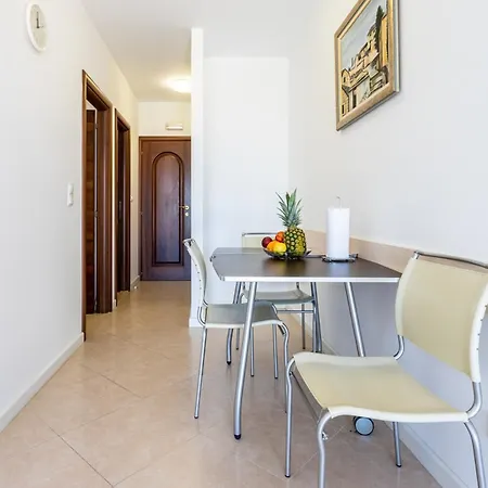 Family Friendly With A Swimming Pool Splitska, Brac - 23224 Appartement