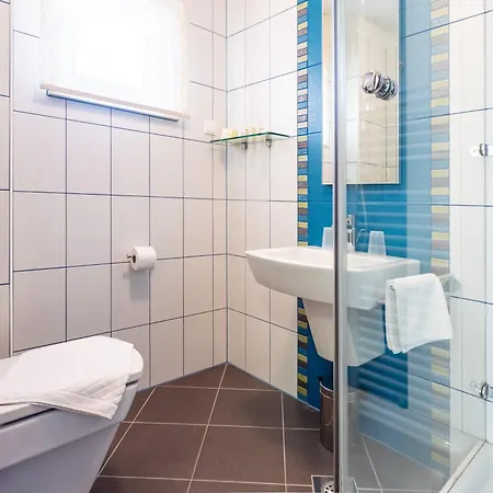 Appartement Family Friendly With A Swimming Pool Splitska, Brac - 23224