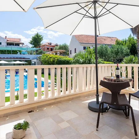 Family Friendly With A Swimming Pool Splitska, Brac - 23224 Appartement