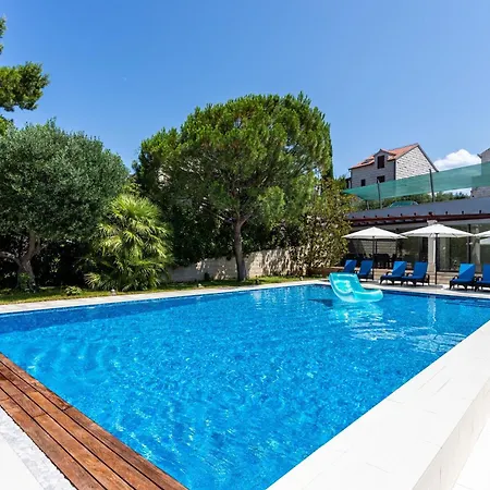 Family Friendly With A Swimming Pool Splitska, Brac - 23224 *