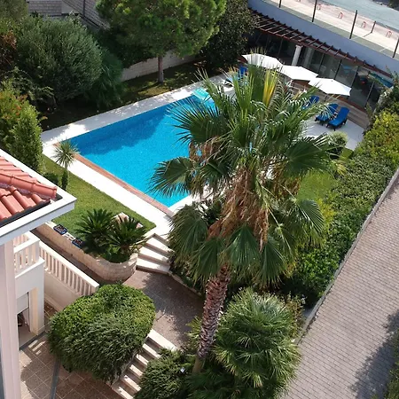 Appartement Family Friendly With A Swimming Pool Splitska, Brac - 23224