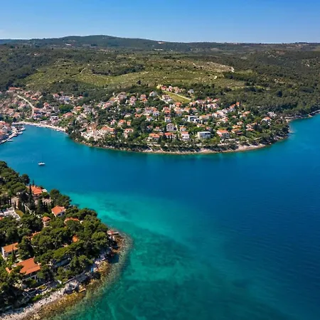 Family Friendly With A Swimming Pool Splitska, Brac - 23224 Appartement